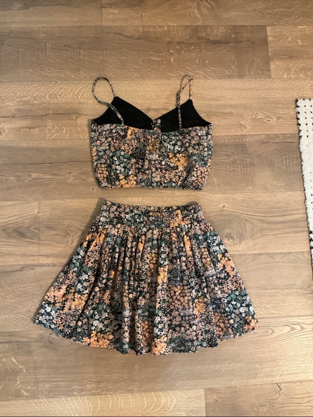 American Eagle cropped floral cami and mini skirt set, XS - Picture 4 of 13